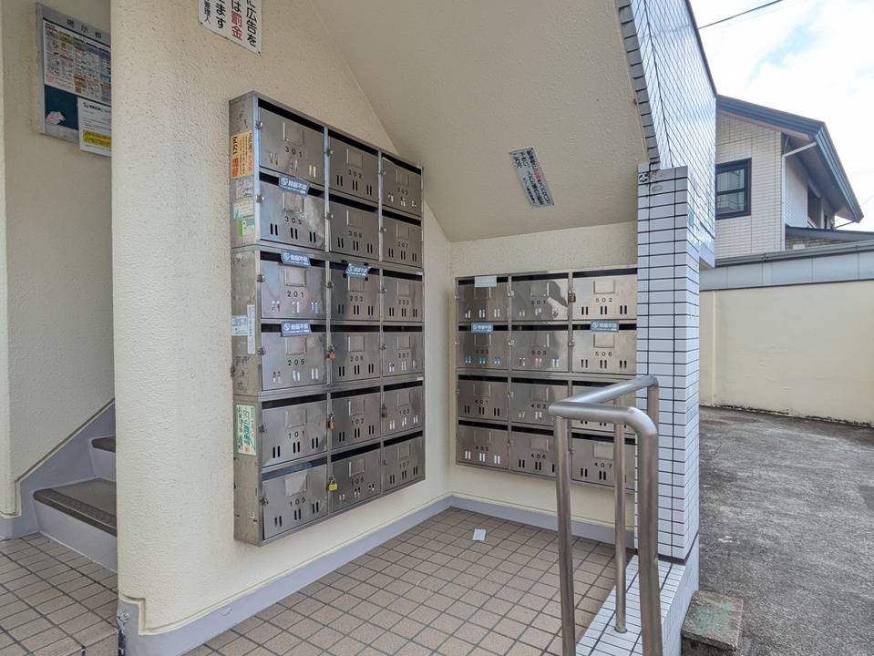 エントランス　メールBOX