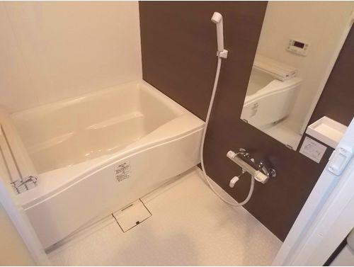 バス・シャワールーム　★オートバス仕様・追焚き機能付き。★