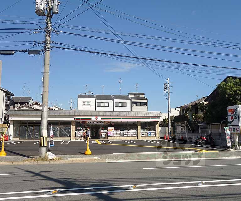 コンビニ　セブンイレブン京都西七条店（コンビニ）まで350m