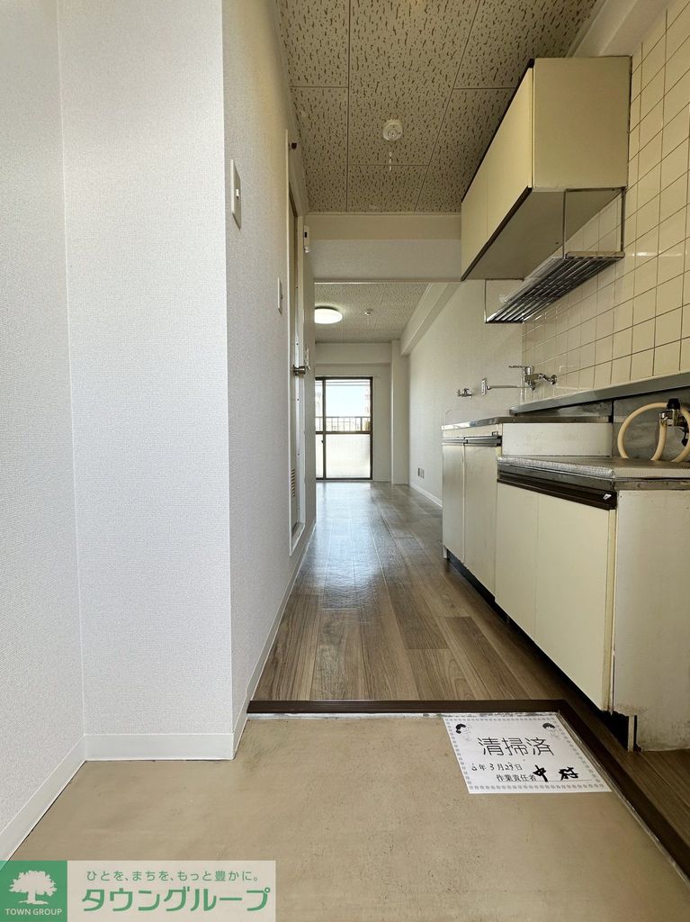 玄関　キッチン