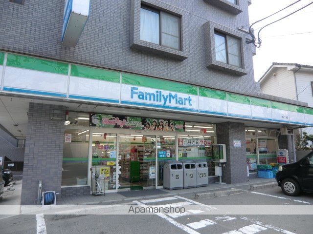 コンビニ　ファミリーマート　武３丁目店（コンビニ）まで184m
