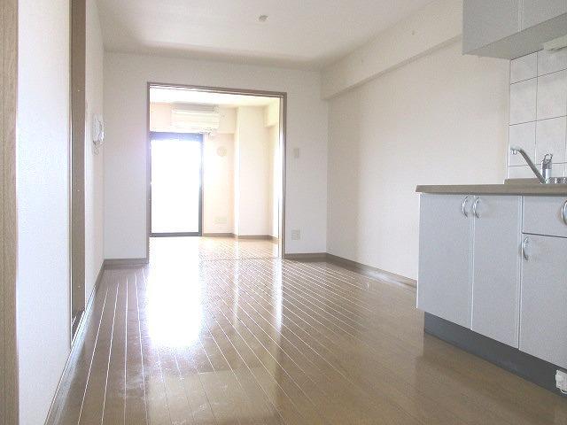 その他部屋・スペース　洋室とキッチンを仕切ることができます