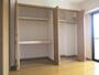 収納　たっぷり収納できる洋室クローゼット