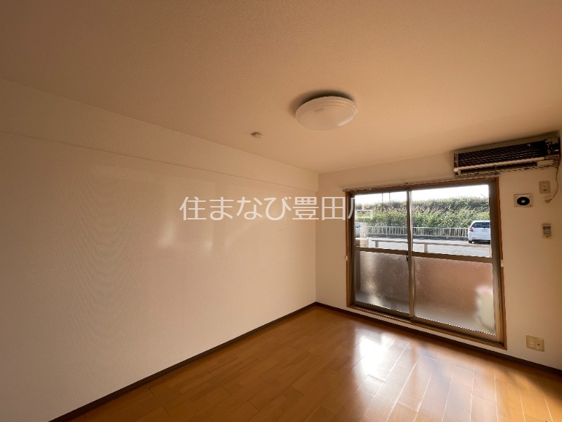 居室・リビング　同型別部屋写真