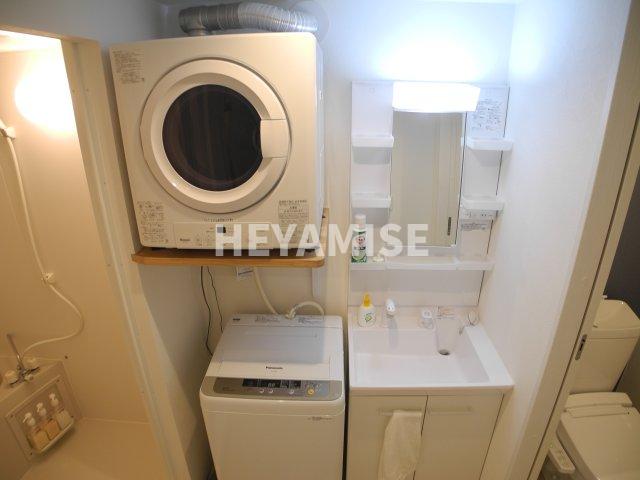 洗面設備　※モデルルームの画像(洗濯機はありません)