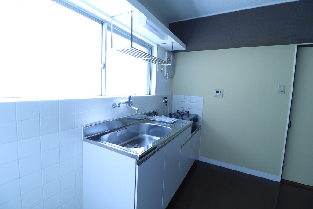 キッチン　新品のシンク・ガステーブル・ガス台です