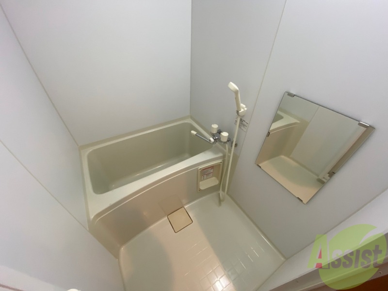 バス・シャワールーム　お風呂になります。一日の疲れを癒してくださいね。