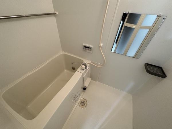 バス・シャワールーム　浴室乾燥機付きバス！