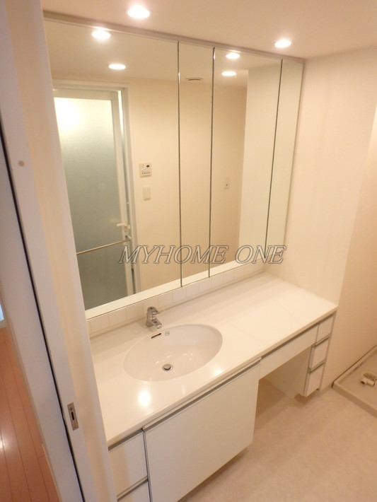 洗面設備　独立洗面台