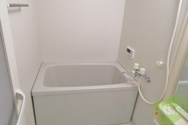 バス・シャワールーム　お風呂は温度調整や追い焚き付きでイイ感じ！