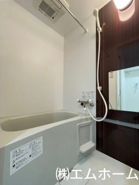 バス・シャワールーム　浴室暖房乾燥機　24時間換気機能付バスルーム　同型写真