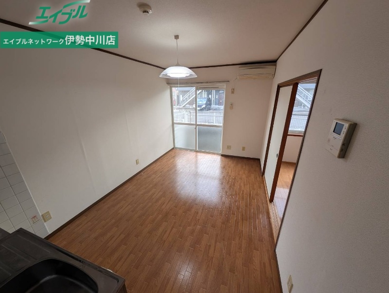 居室・リビング　同型参考写真