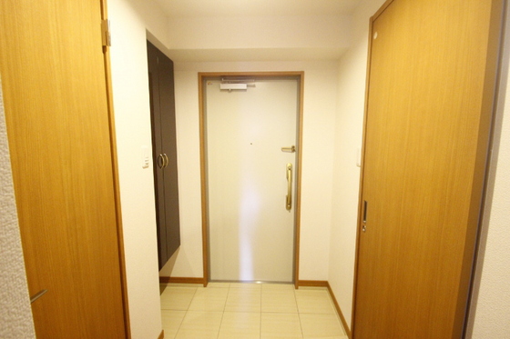 玄関　※別部屋の写真です