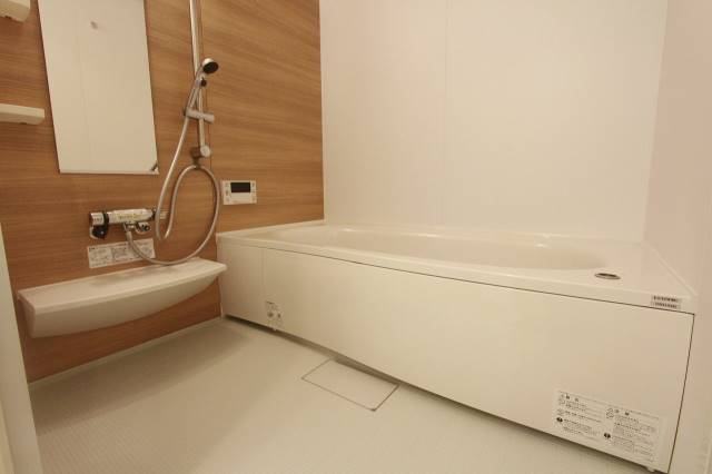 バス・シャワールーム　１０１号室室内参照