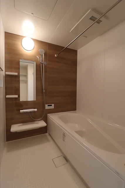 バス・シャワールーム　２０３　浴室