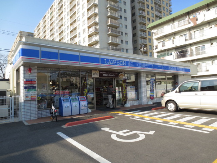 コンビニ　ローソン枚方楠葉花園町店（コンビニ）まで557m
