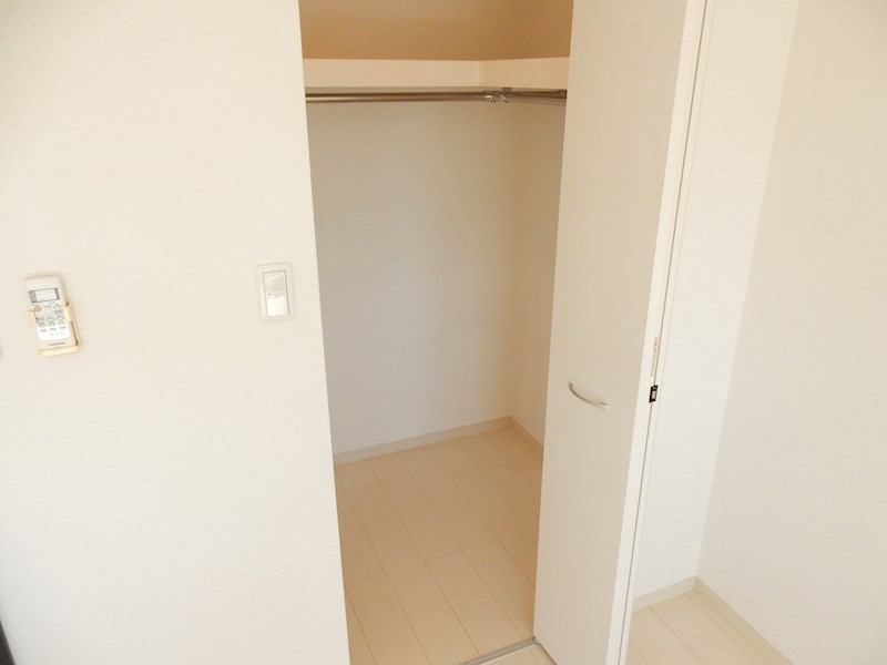 収納　収納豊富なウォークインクローゼット