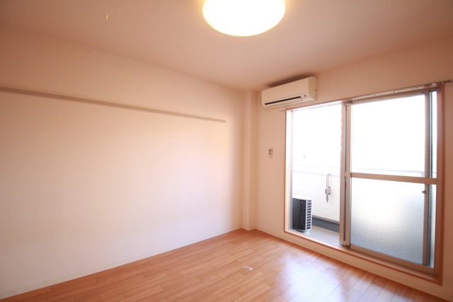 居室・リビング　※別室の参考写真の為、現況優先です。