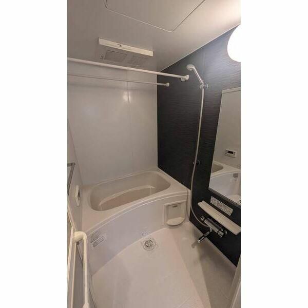 バス・シャワールーム　＊写真は同タイプ住戸です。