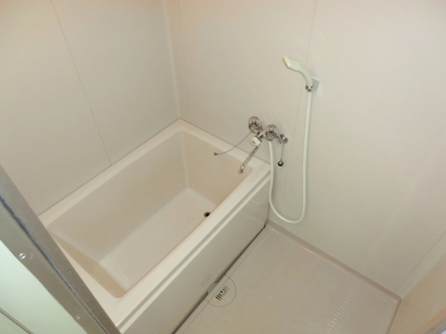 バス・シャワールーム　清潔感のある浴室です♪