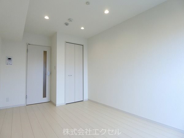 居室・リビング　6.9畳あります。