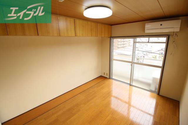 居室・リビング　インターネット使用料無料と魅力的