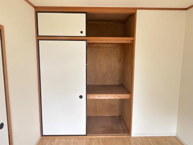 収納　南東洋室収納