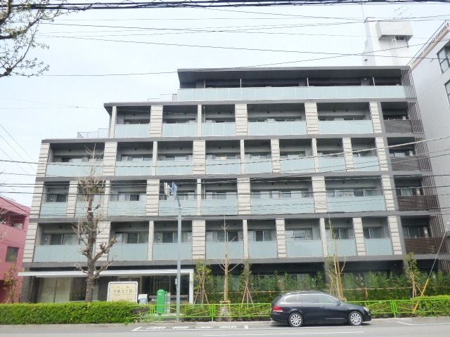 建物外観　ＲＣ造の２０１４年１２月築マンション