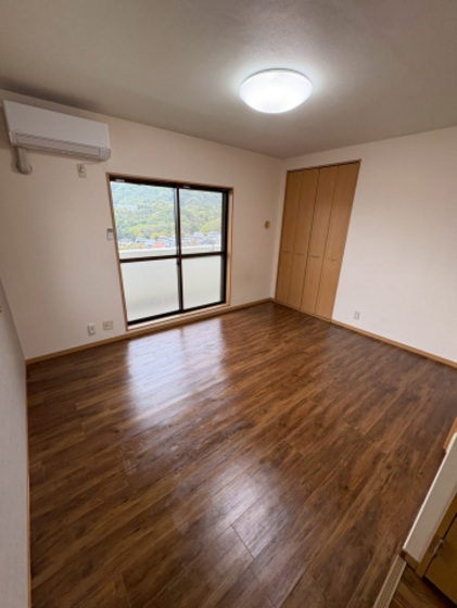 居室・リビング　※別部屋の写真です