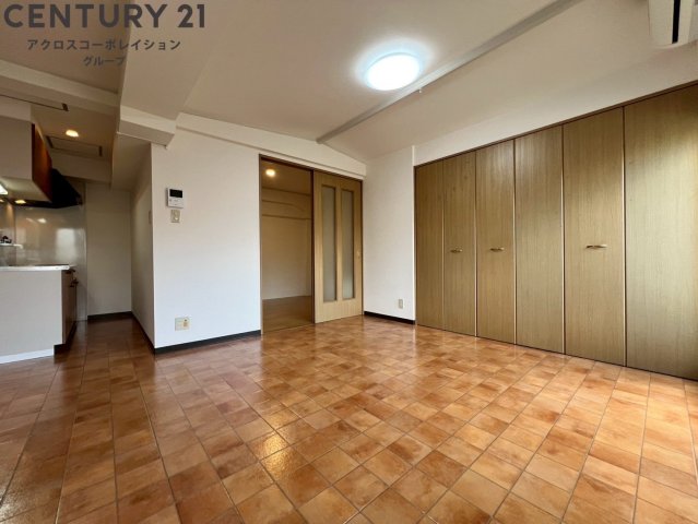 居室・リビング　エアコン付きです☆