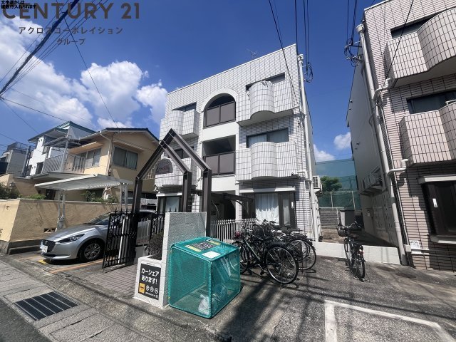 建物外観　敷地内に駐輪場あります♪