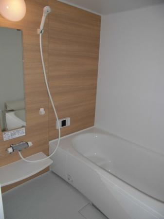 バス・シャワールーム　大人気の一坪風呂でくつろぎのバスタイムを。