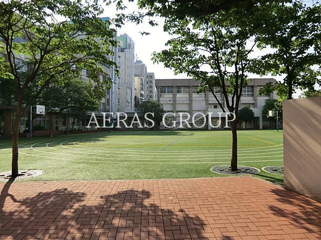 小学校　新宿区立戸塚第二小学校（小学校）まで397m