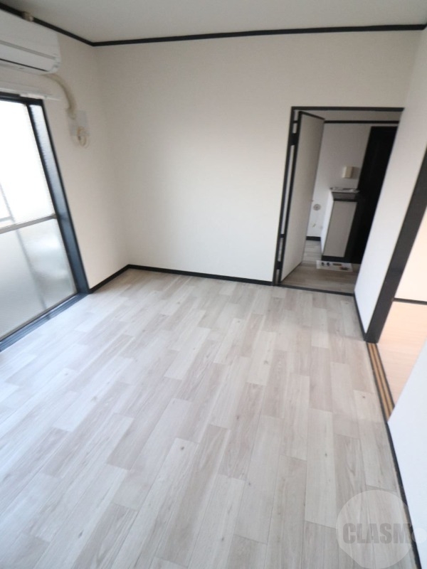 居室・リビング　６帖の洋室です