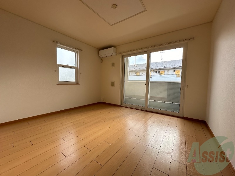 居室・リビング　広々なお部屋で快適に楽しく暮らしましょう。