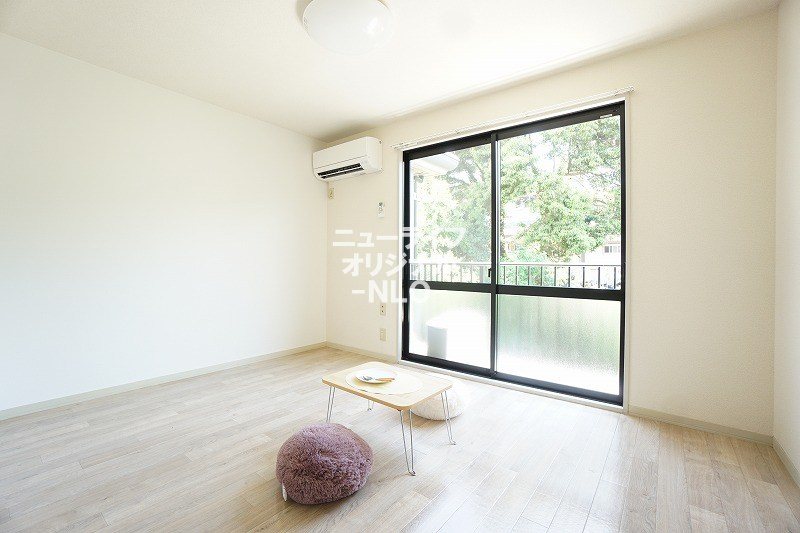 居室・リビング　【南東洋室】お部屋を快適に保つエアコン付き☆