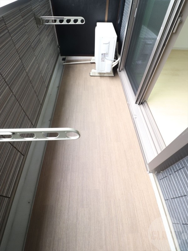 バルコニー　明るいバルコニー