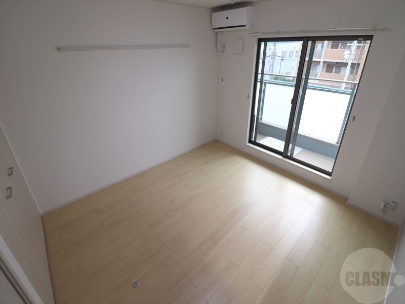 居室・リビング　８．１帖の洋室です