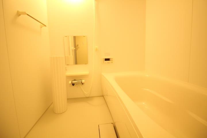 バス・シャワールーム　ゆったり入浴可能です　参考写真