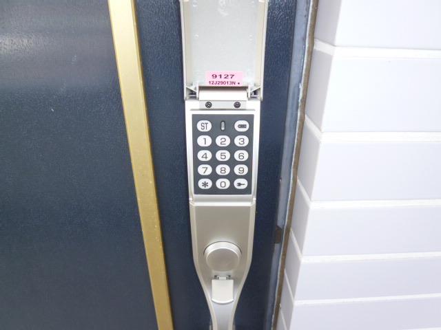 その他設備　電子キーのボタンで開錠、鍵を取り出す手間が省けます