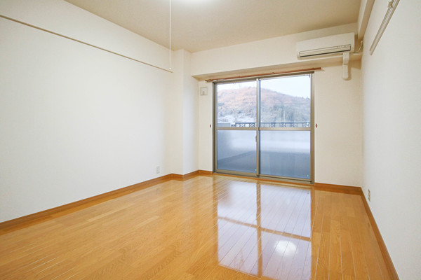 居室・リビング　同じ建物の別のお部屋