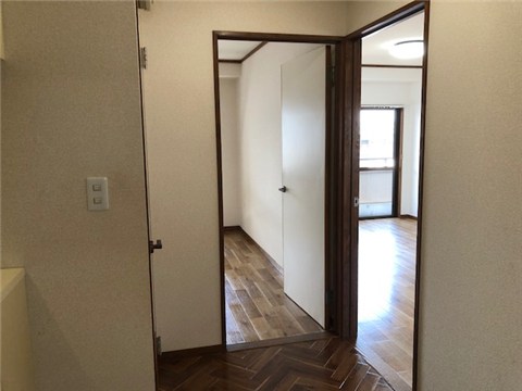 玄関　玄関より