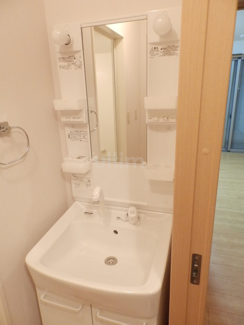 洗面設備　違うお部屋の写真です。ご参考までに