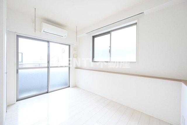 居室・リビング　居間です