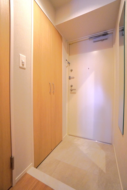 玄関　※写真は同タイプ住戸です。