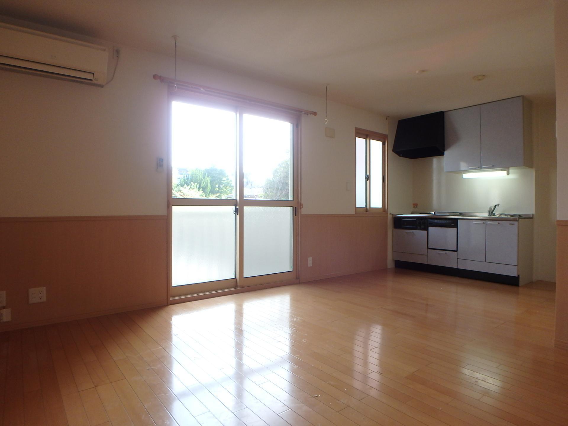 居室・リビング　同タイプ室内写真（反転タイプ）