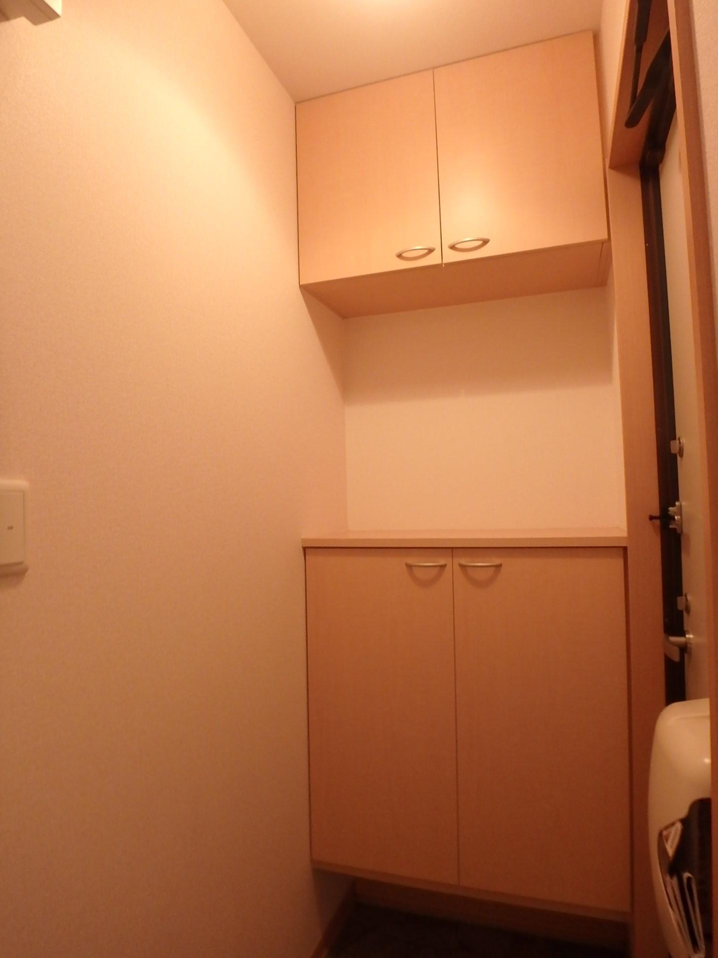 玄関　同タイプ室内写真（反転タイプ）