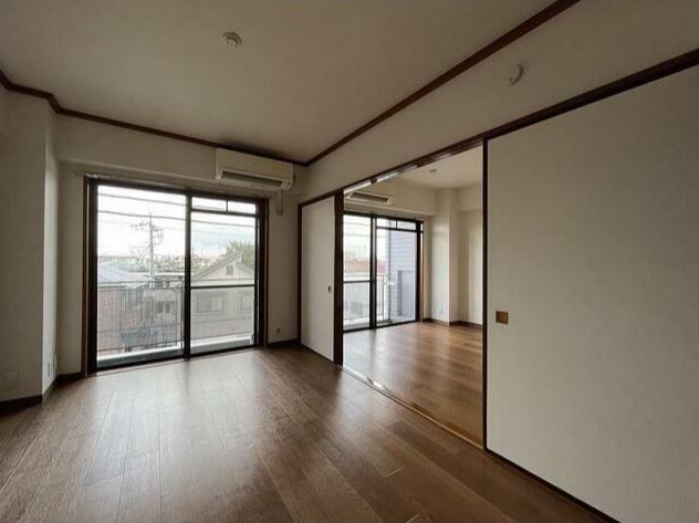 居室・リビング　※同物件、別部屋になります。