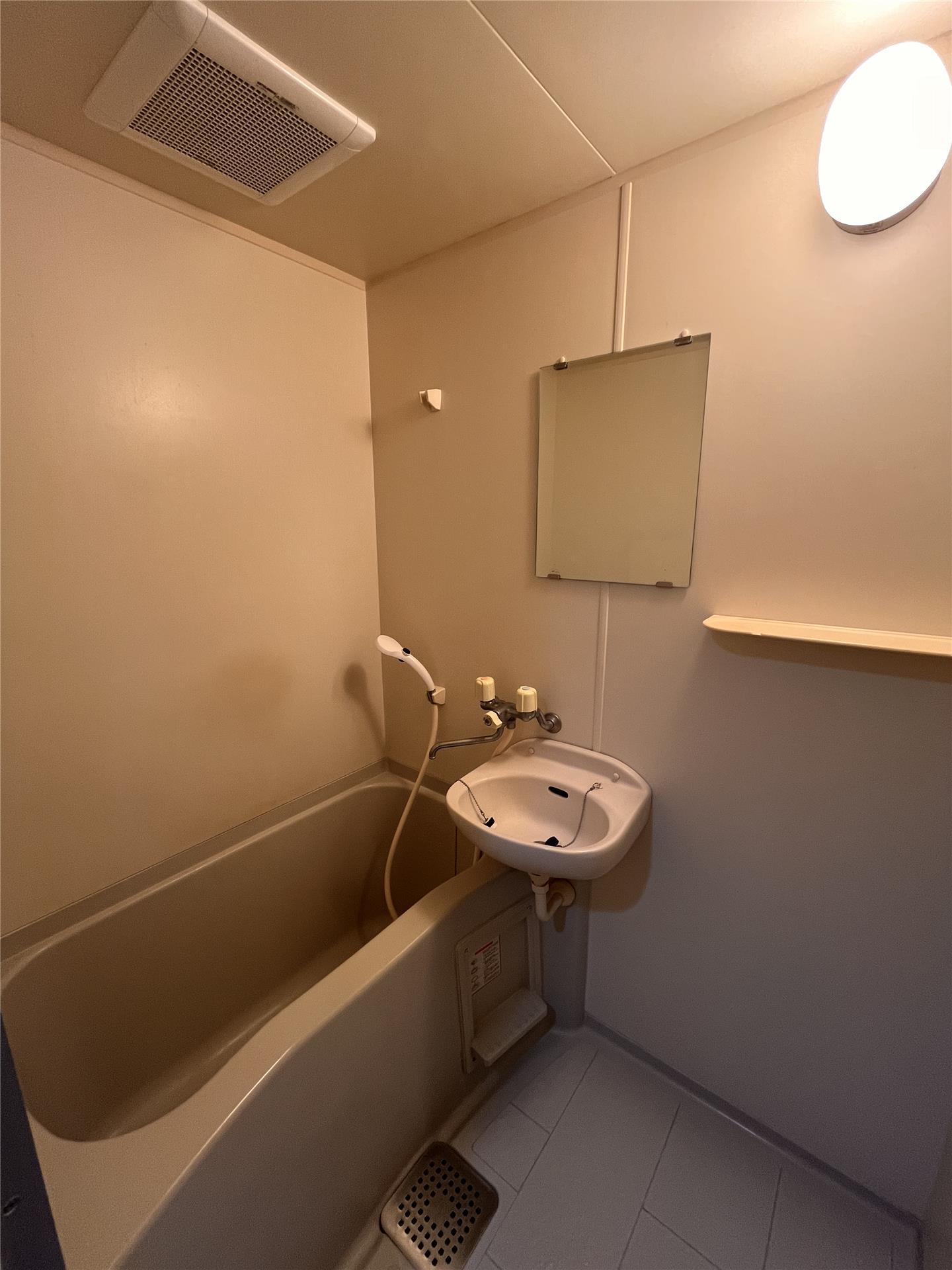 バス・シャワールーム　写真は別部屋です。