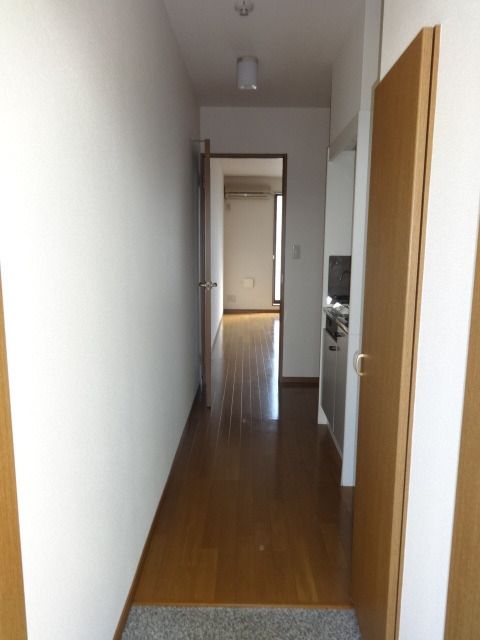 玄関　★★風通しの良好なお部屋です★★